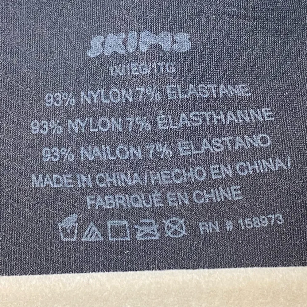 Skims Seamless T-Shirt - Picture 3 of 5